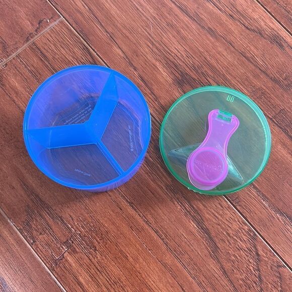 Munchkin Baby Snack Container Blue Green Pink - Picture 5 of 6